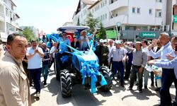 Akay’a sevgi seli