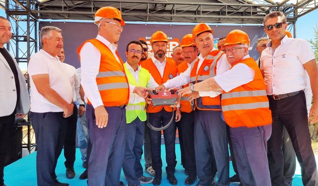 Her temel,  geleceğe atılmış bir imzadır